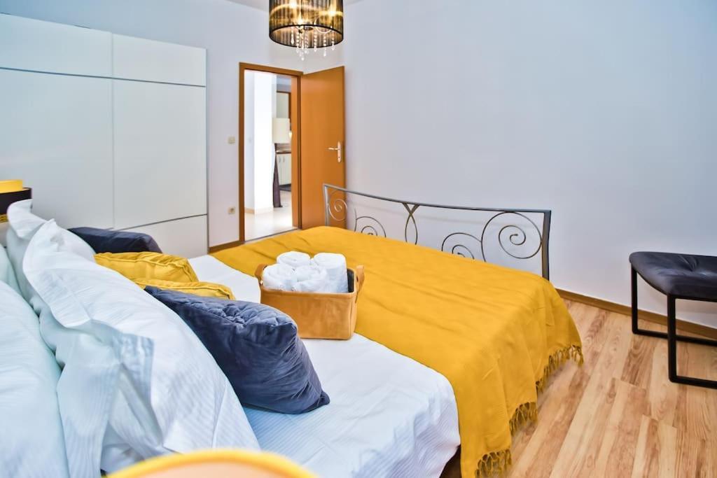 Apartman Tino With Two Sunny Terace フヴァル エクステリア 写真