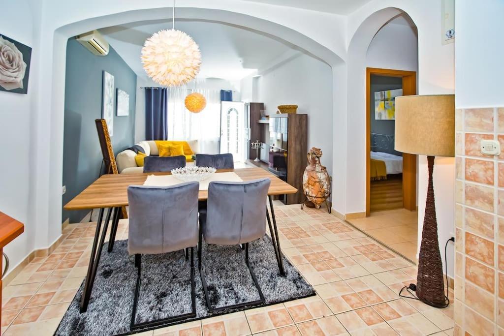 Apartman Tino With Two Sunny Terace フヴァル エクステリア 写真